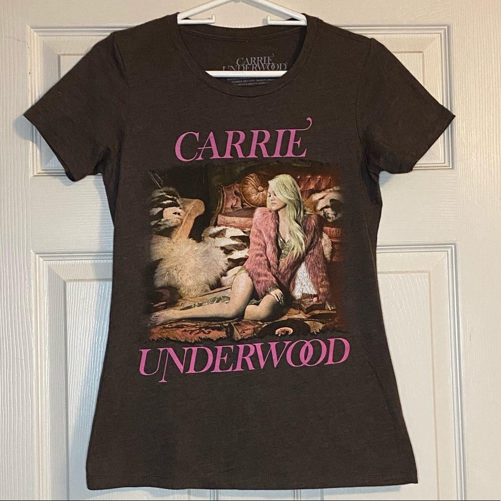 Carrie Underwood The Cry Pretty Tour 360 T-Shirt.